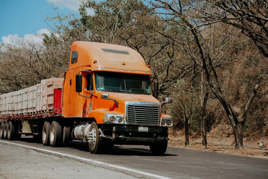 Best GPS App for Truckers: Routes, Restrictions, and Features